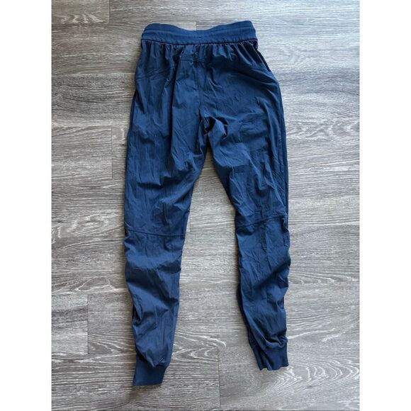 Lululemon Beyond the Studio Jogger In True Navy Size 4 - Picture 2 of 6